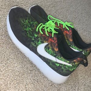 nike girls shoes